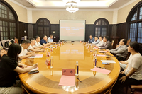 华为公司高层与市老科协座谈交流