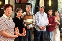 船舶公司块开例会为70岁会员贺寿